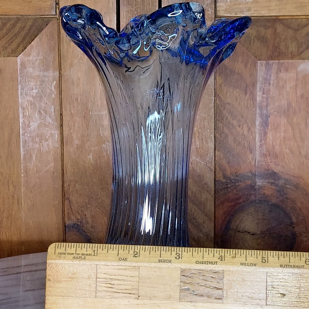 Vintage Murano Blue Glass Swung Vase - Picture 4 of 10